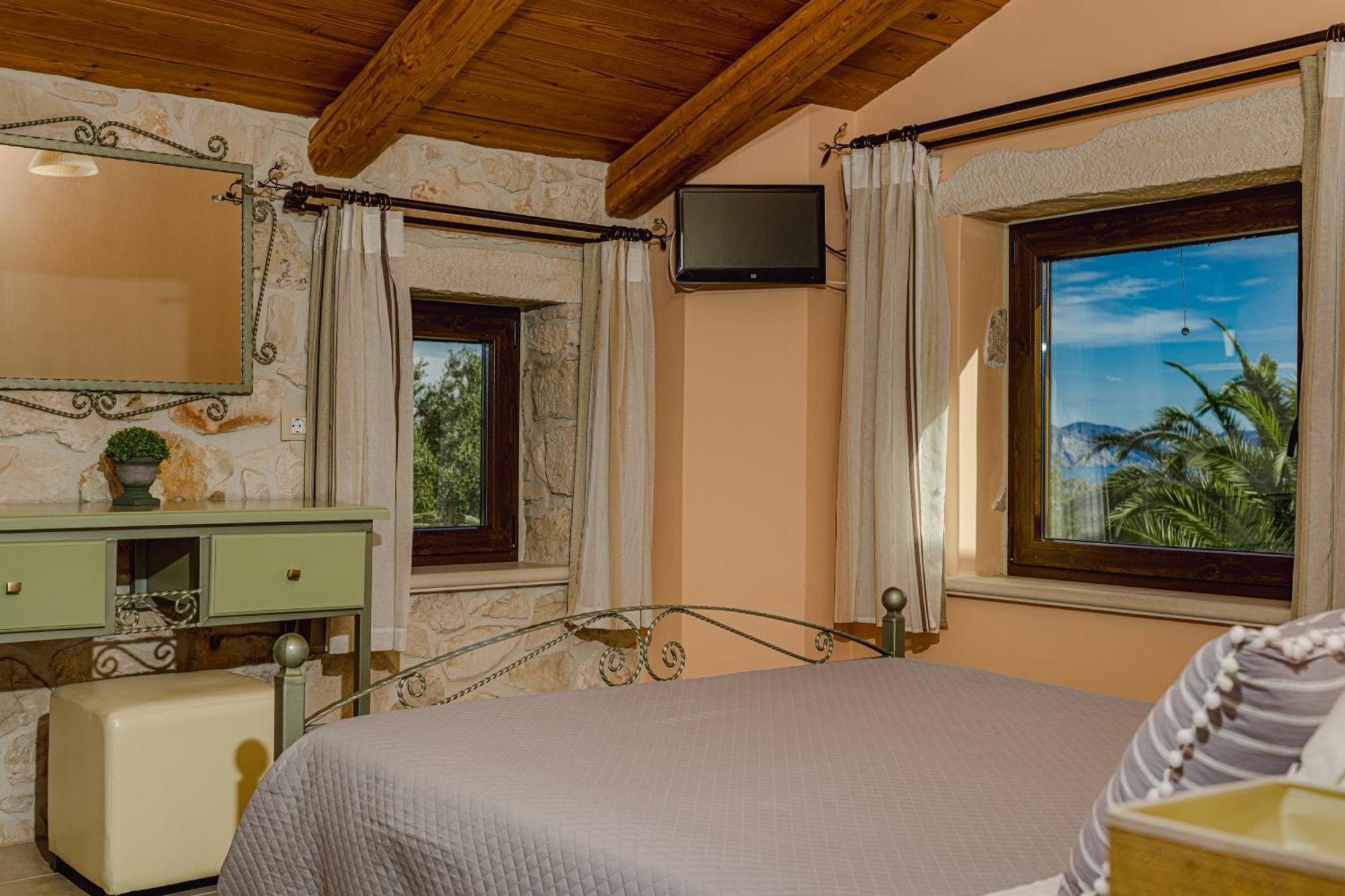 Kymaros Villas Keri Room photo