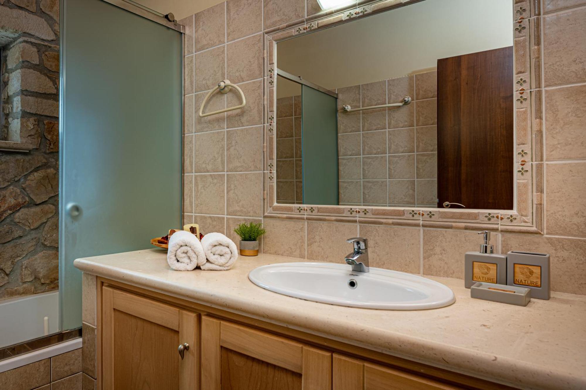 Kymaros Villas Keri Room photo
