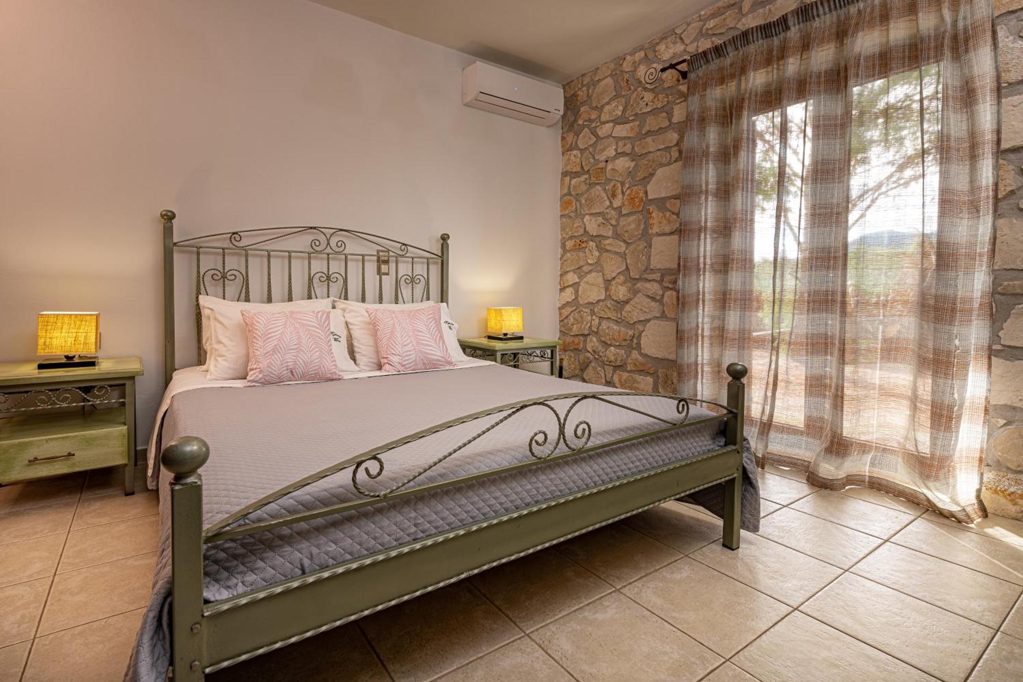 Kymaros Villas Keri Room photo