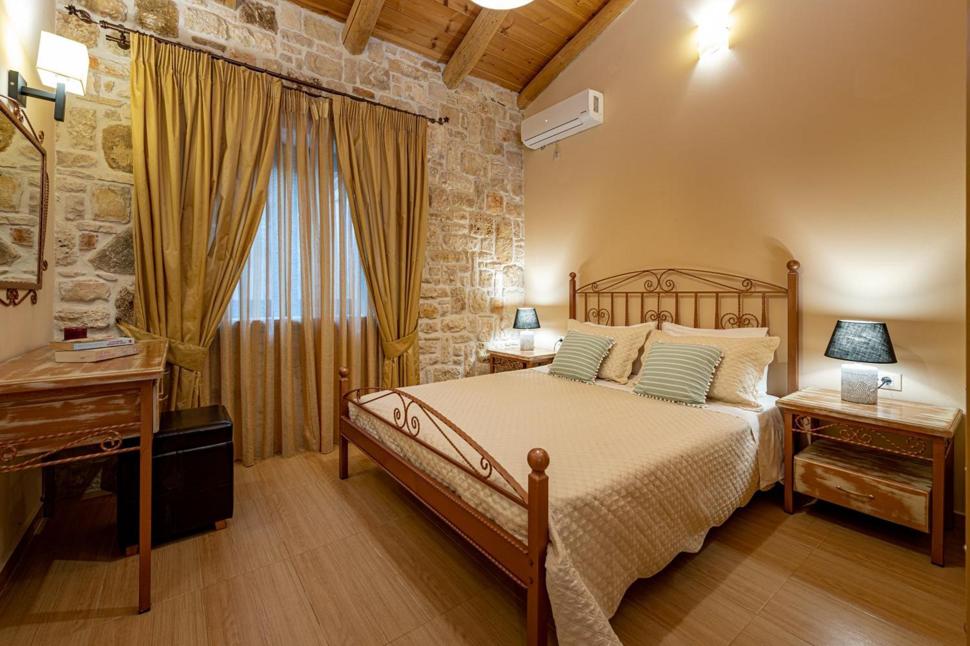 Kymaros Villas Keri Room photo